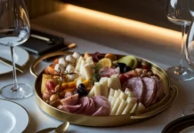 Premium Serving Trays: Elegance and Functionality A close-up of a beautifully arranged premium serving tray
