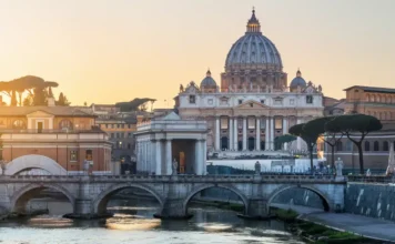 Brunelleschi Luxury Holidays in the Heart of Rome. A luxurious Brunelleschi Luxury Holidays