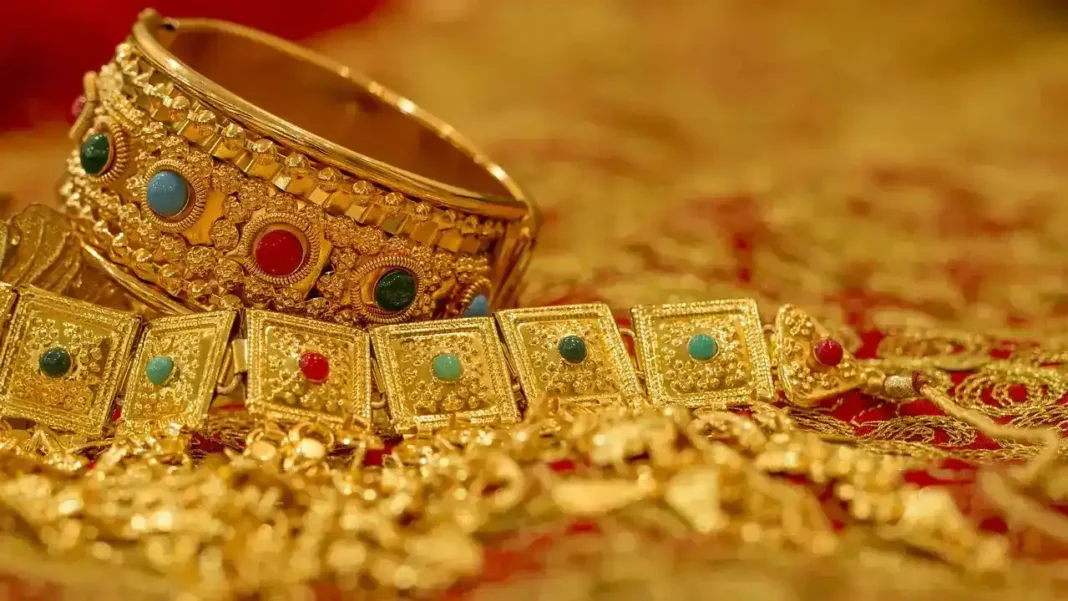 A luxy jewelry display