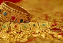 A luxy jewelry display