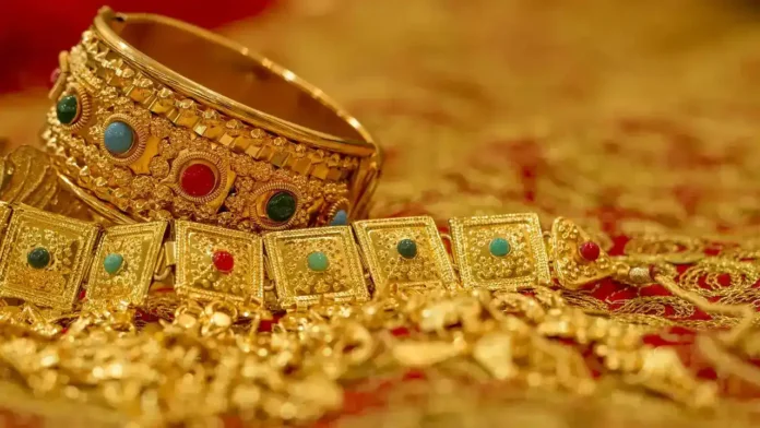 A luxy jewelry display