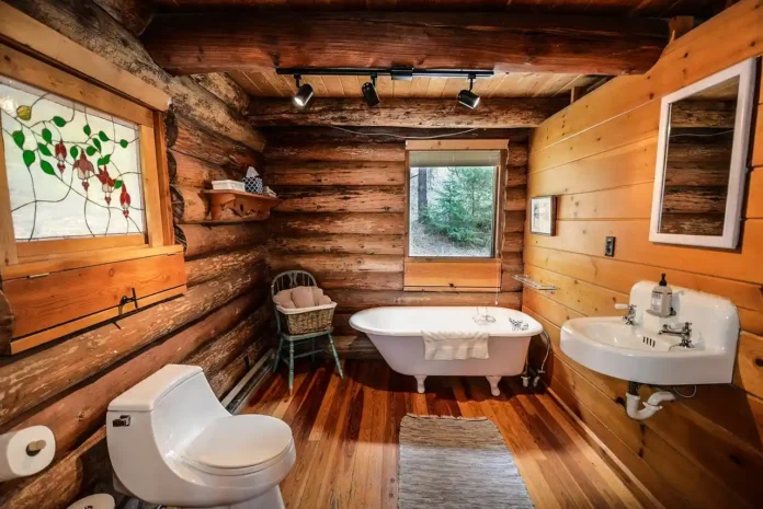 A cozy Country Bath Decor